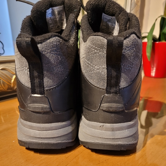 Merrell insulated boots. Sz.8 - Picture 6 of 12